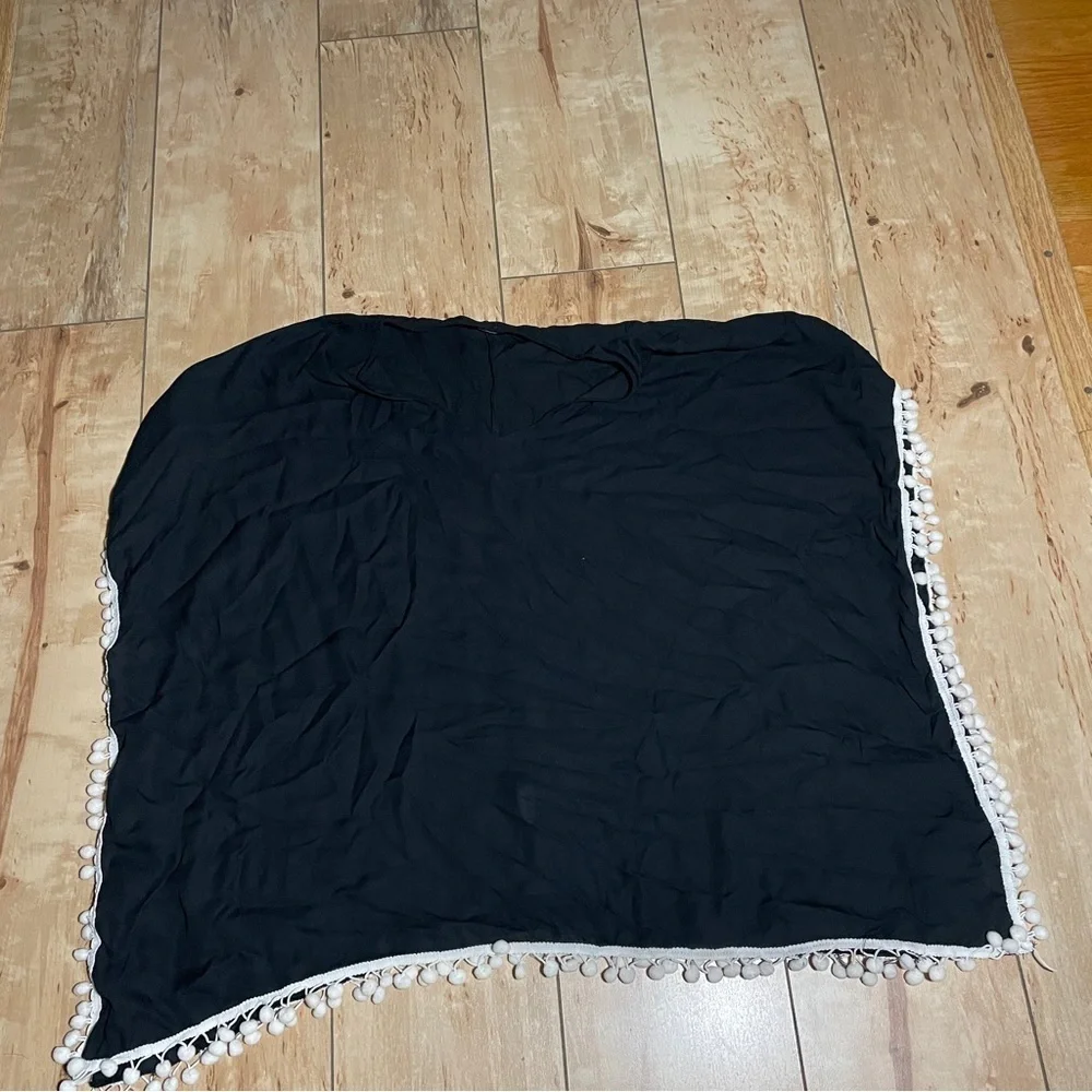 Adreamly- kaftan swimsuit cover up w/pompoms - women’s one size‎ - black white